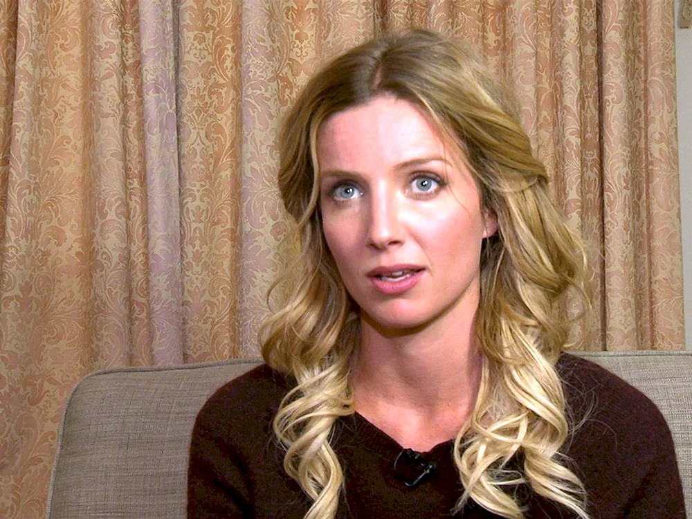 Annabelle Wallis