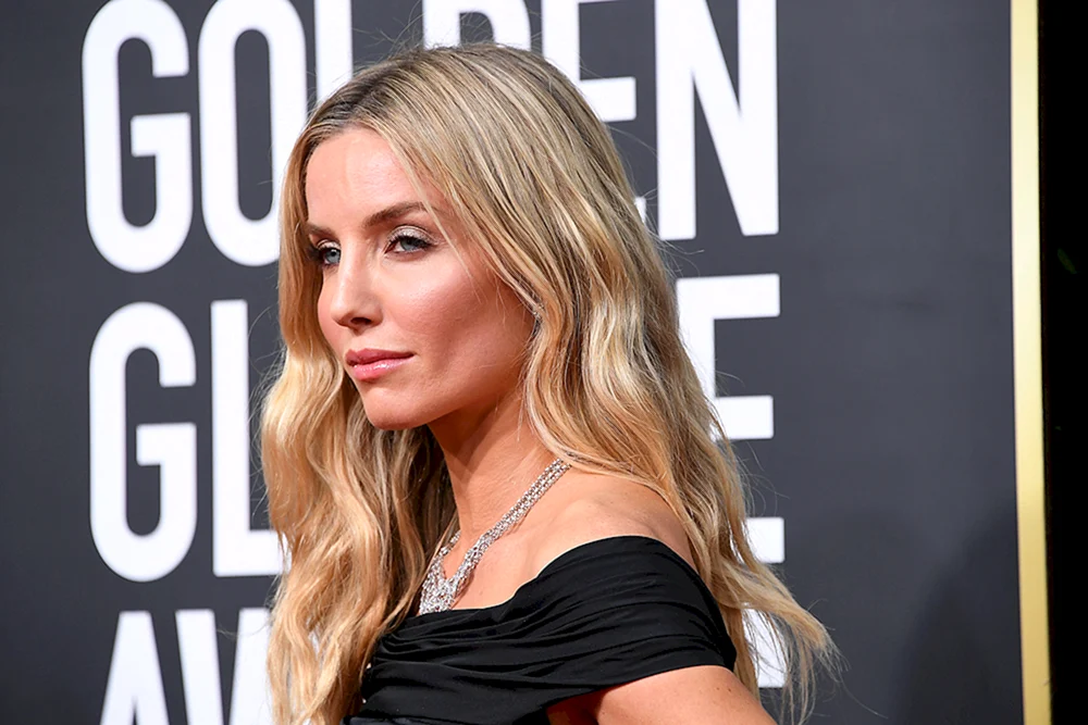 Annabelle Wallis 2020