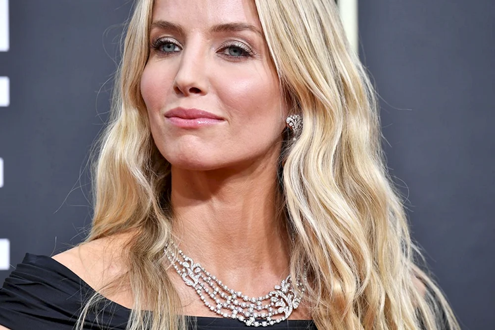 Annabelle Wallis 2020
