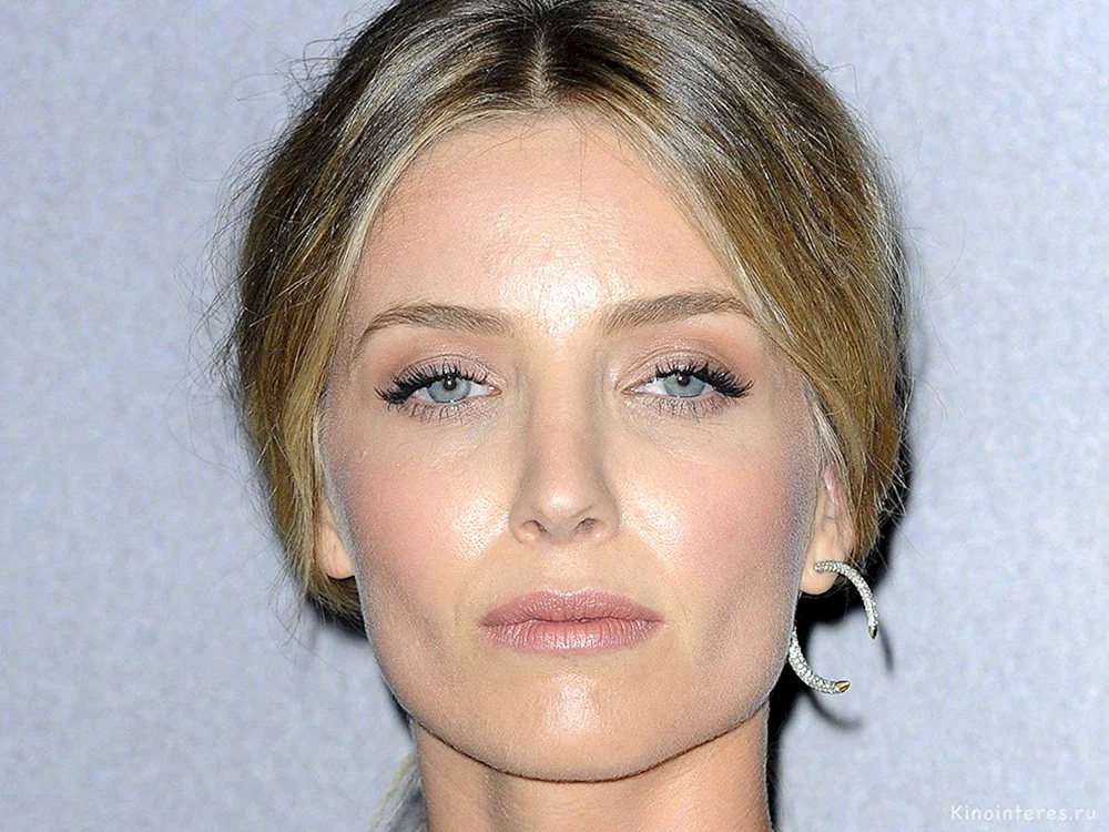 Annabelle Wallis Foto