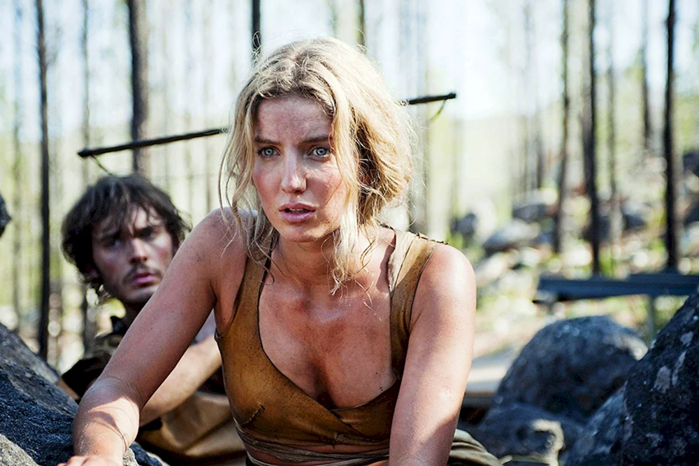 Annabelle Wallis