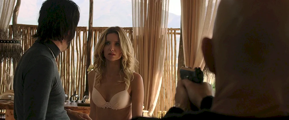 Annabelle Wallis