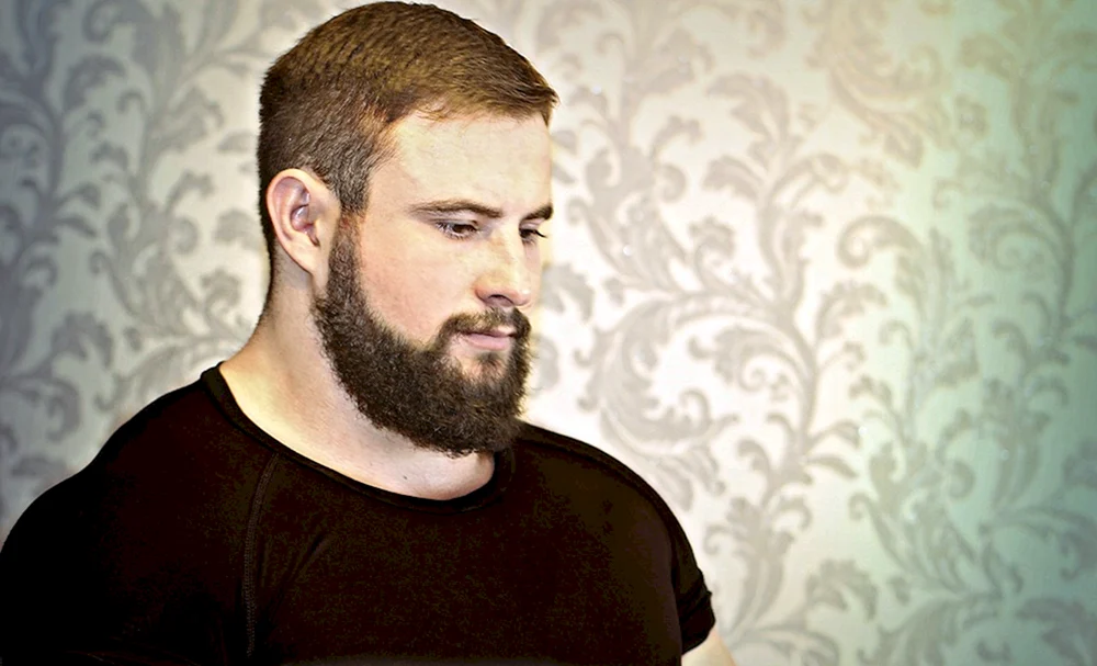 Anton Khudyakov Nüchterne Höfe