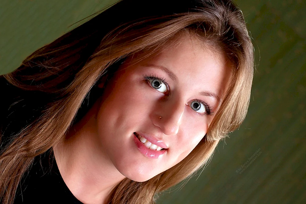 Anya bo im Studio
