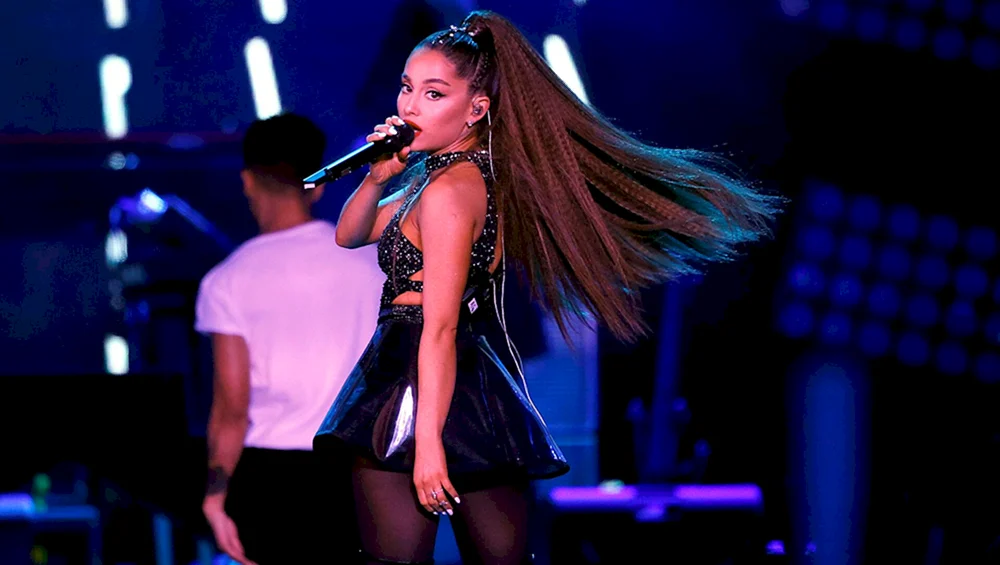 Ariana grande 2016