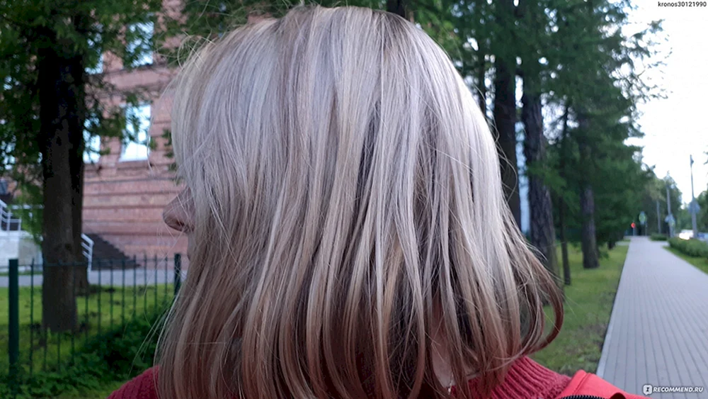 Arctic blond auf blondem Haar