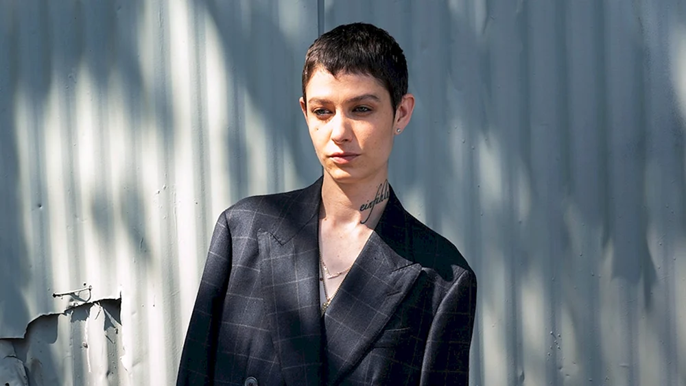 Asien Kate Dillon