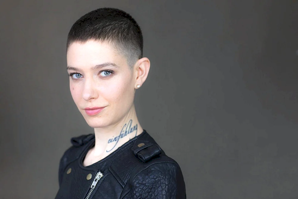 Asien Kate Dillon