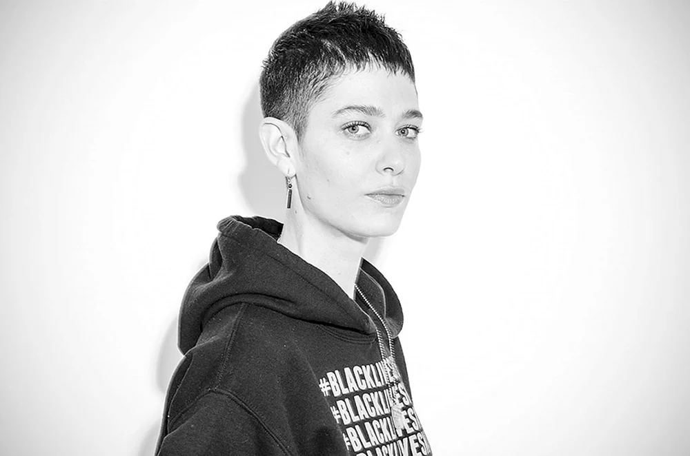 Asien Kate Dillon
