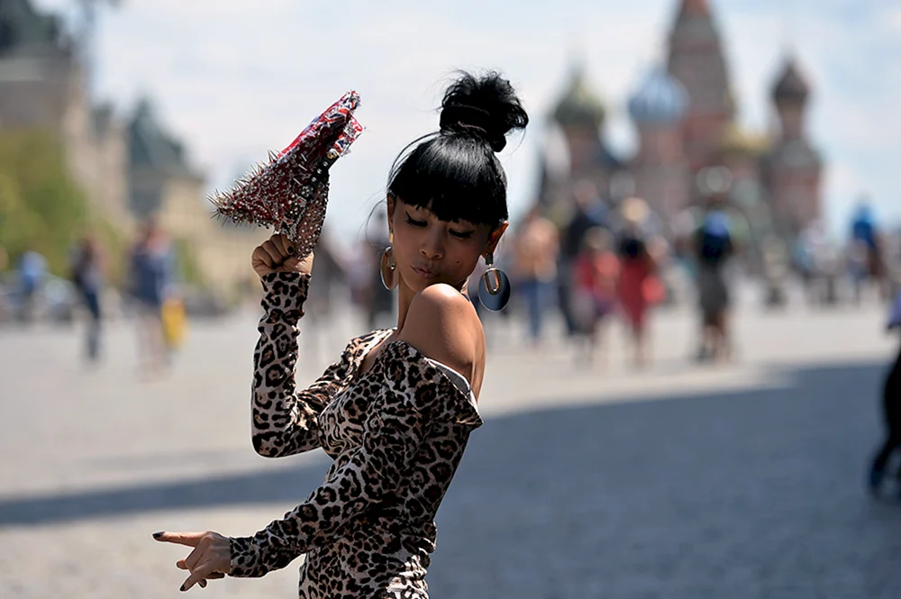 Bai Ling
