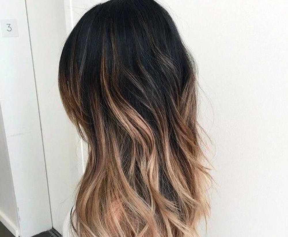 Balayage auf dunklem Haar 2018
