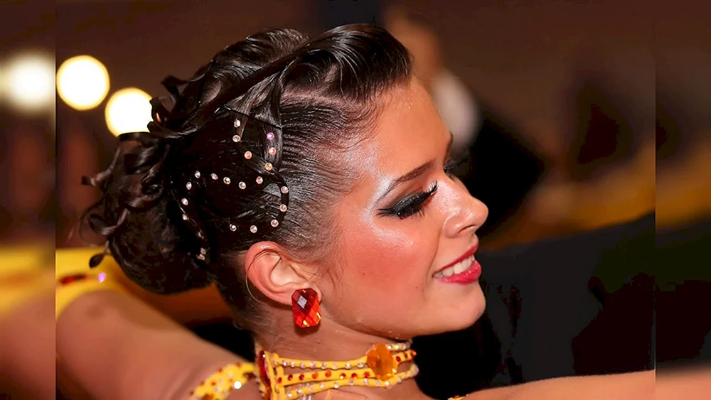 Tanzfrisuren