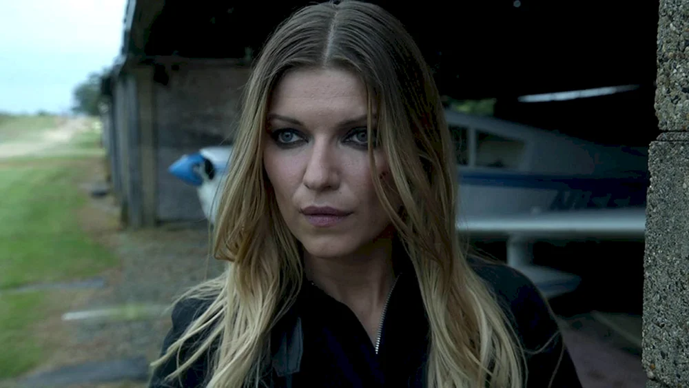 Serie Banshee Carrie