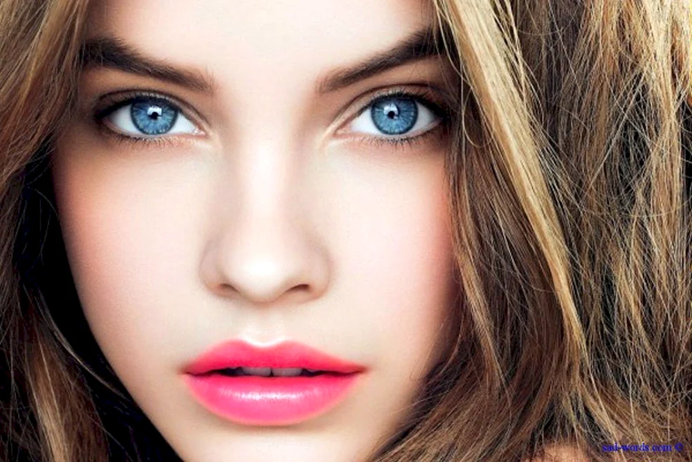 Barbara Palvin nacktes Makeup