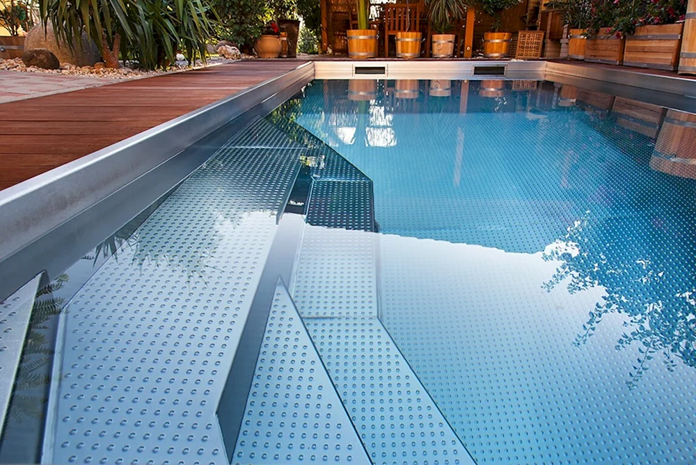 Schwimmbad Roter Oktober Tuschino