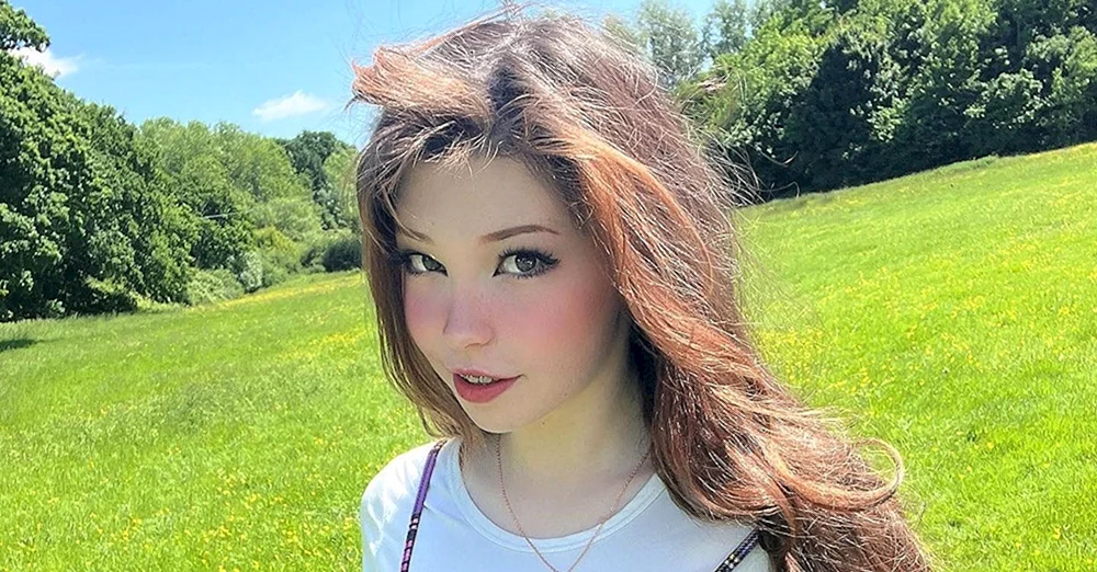 Bella Delphine