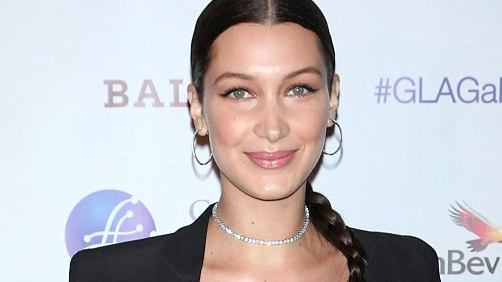 Bella Hadid 2020