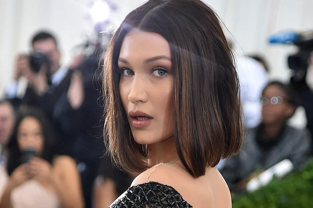 Bella Hadid 2020