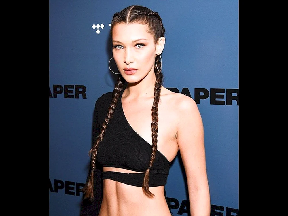 Bella Hadid 2022