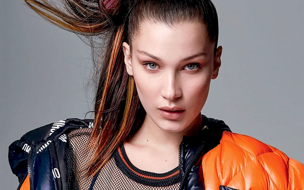 Bella Hadid 2021