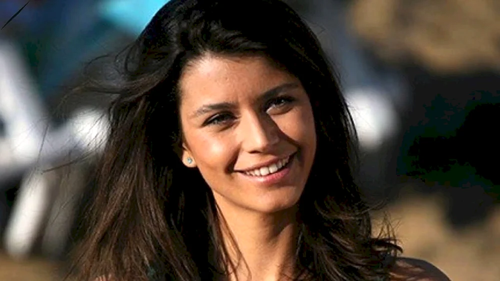Beren Saat Foto