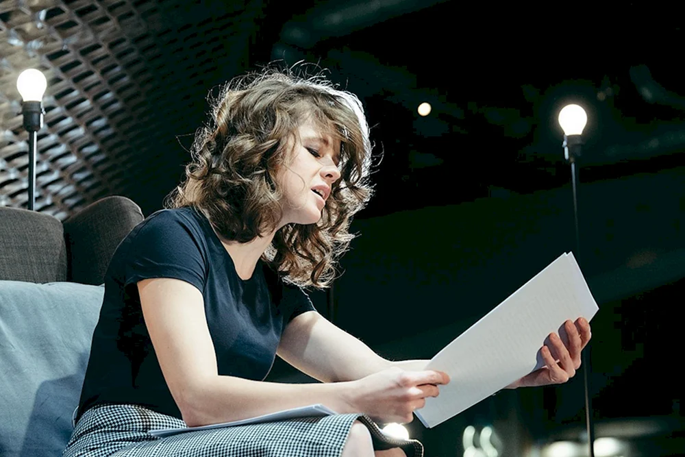 Yana Gladkikh exzellente Schauspielerin