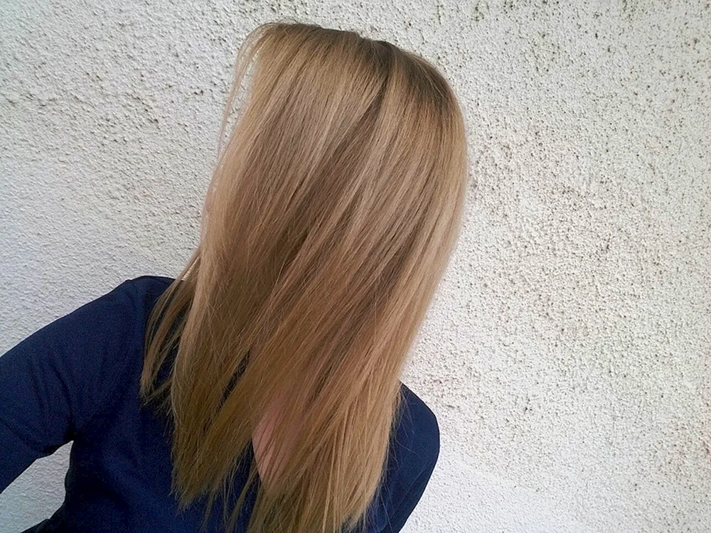 Beige blond