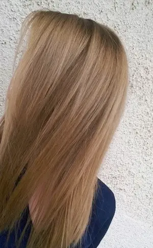Beige blond