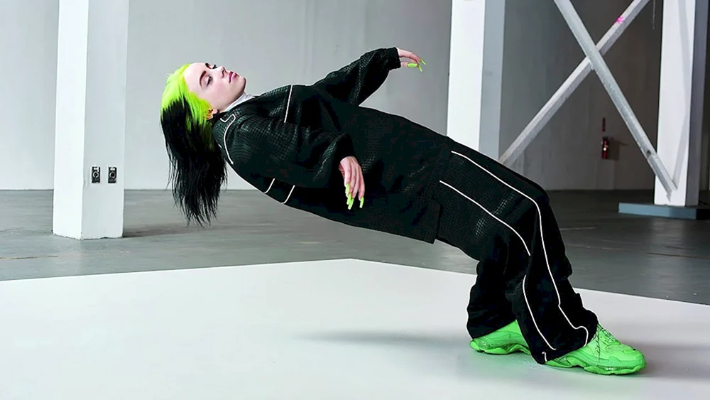 Billie Eilish in grün