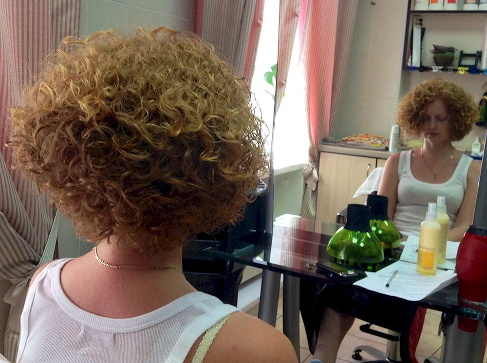 Bob haircut Lockiges Haar Garçon