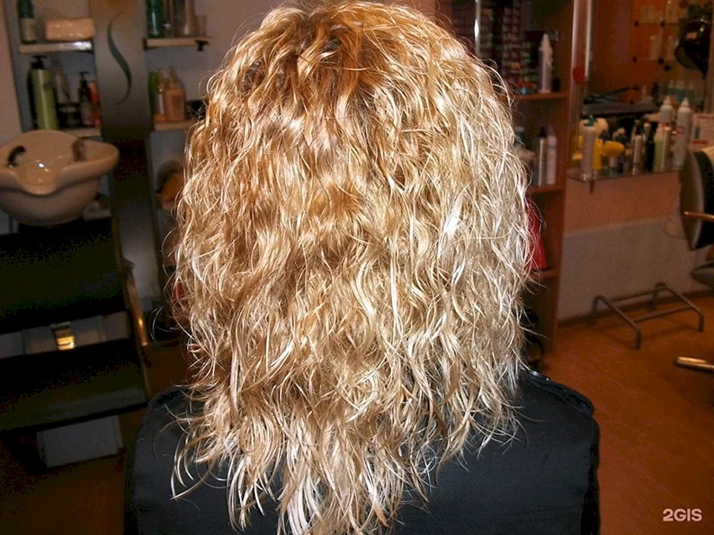 Lockiges Mädchen