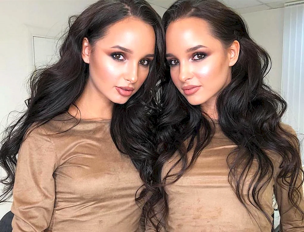 Schwestern Adelya und Alina