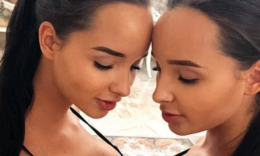 Adelina und Alina Fakhteev