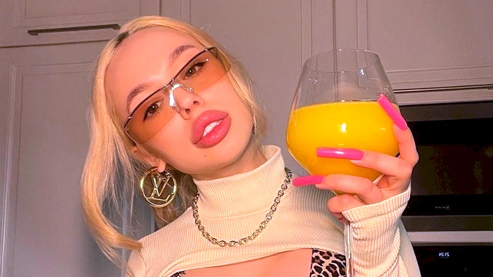 Blogger Daria Zoteeva