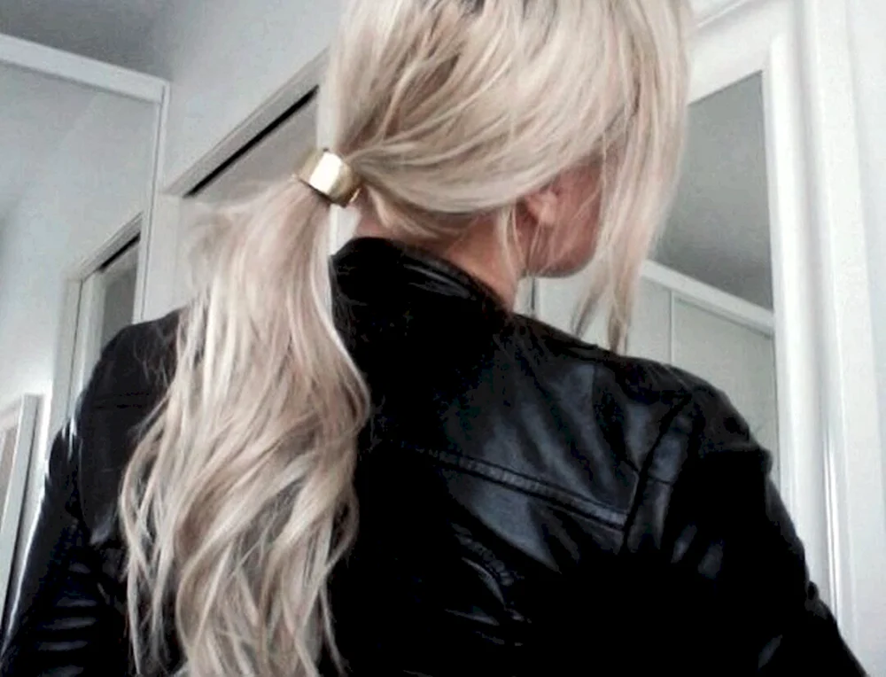 Stylische Blondinen