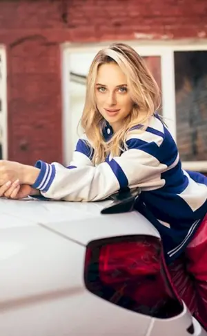 Blonde Fahrt Angelina