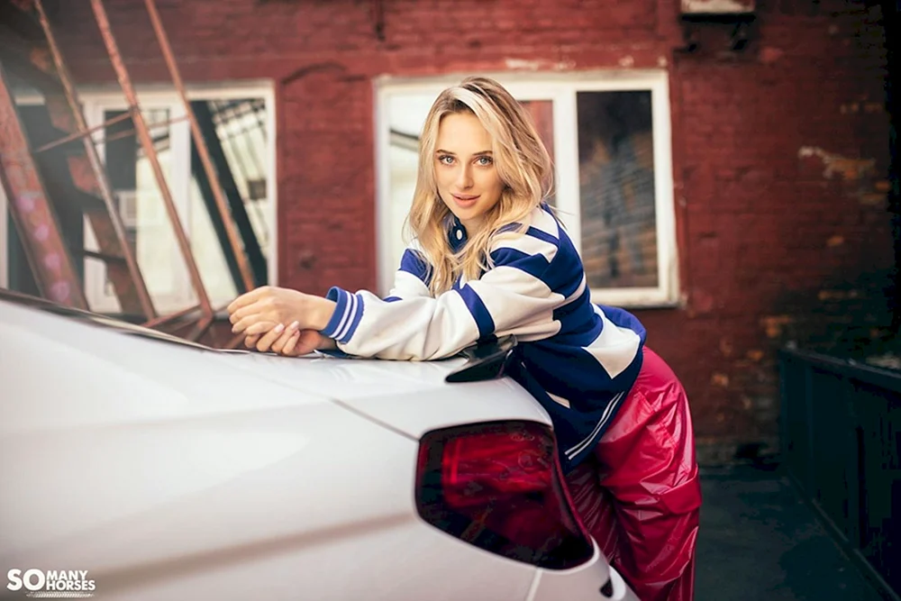 Blonde Drive Angelina
