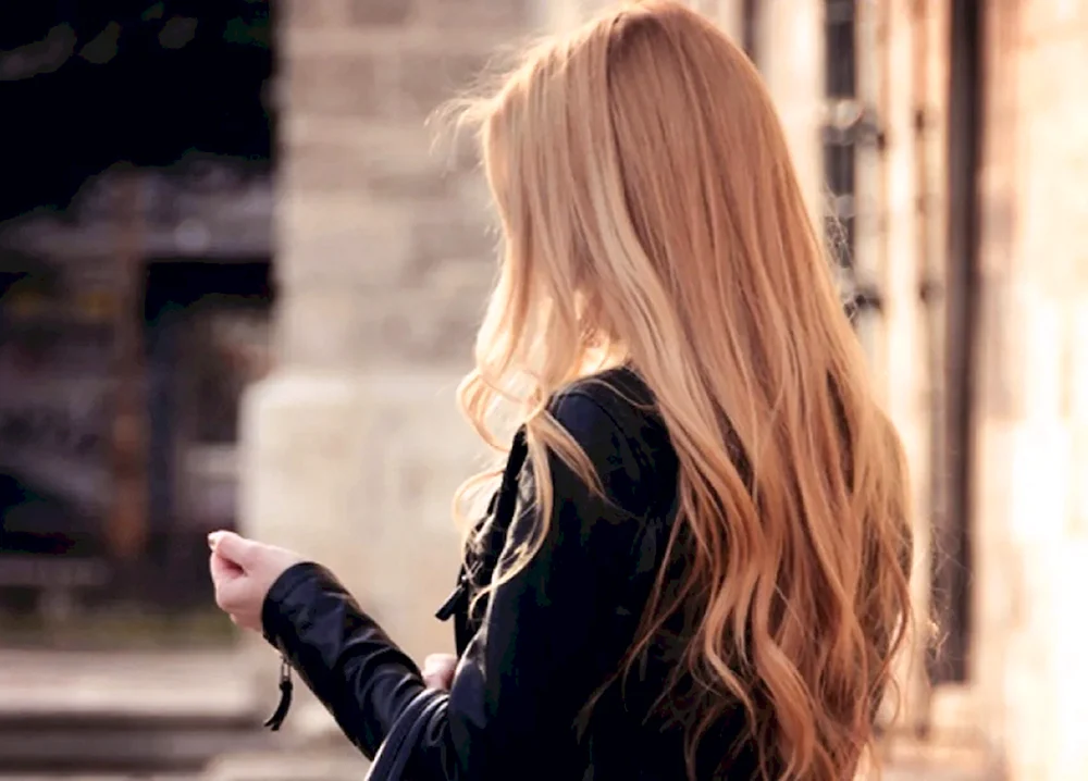 Lange Haare blond