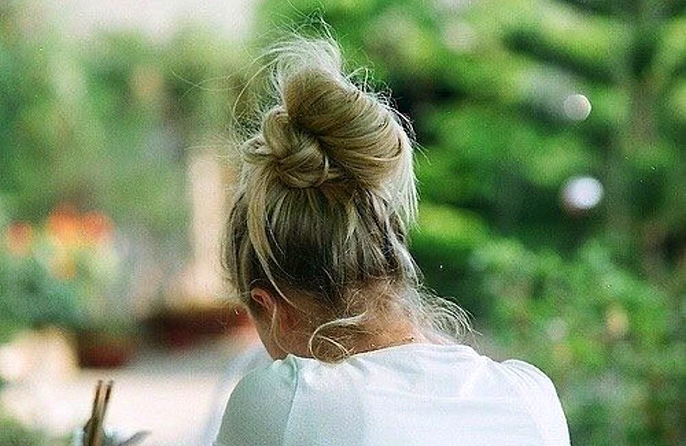 Blond von hinten