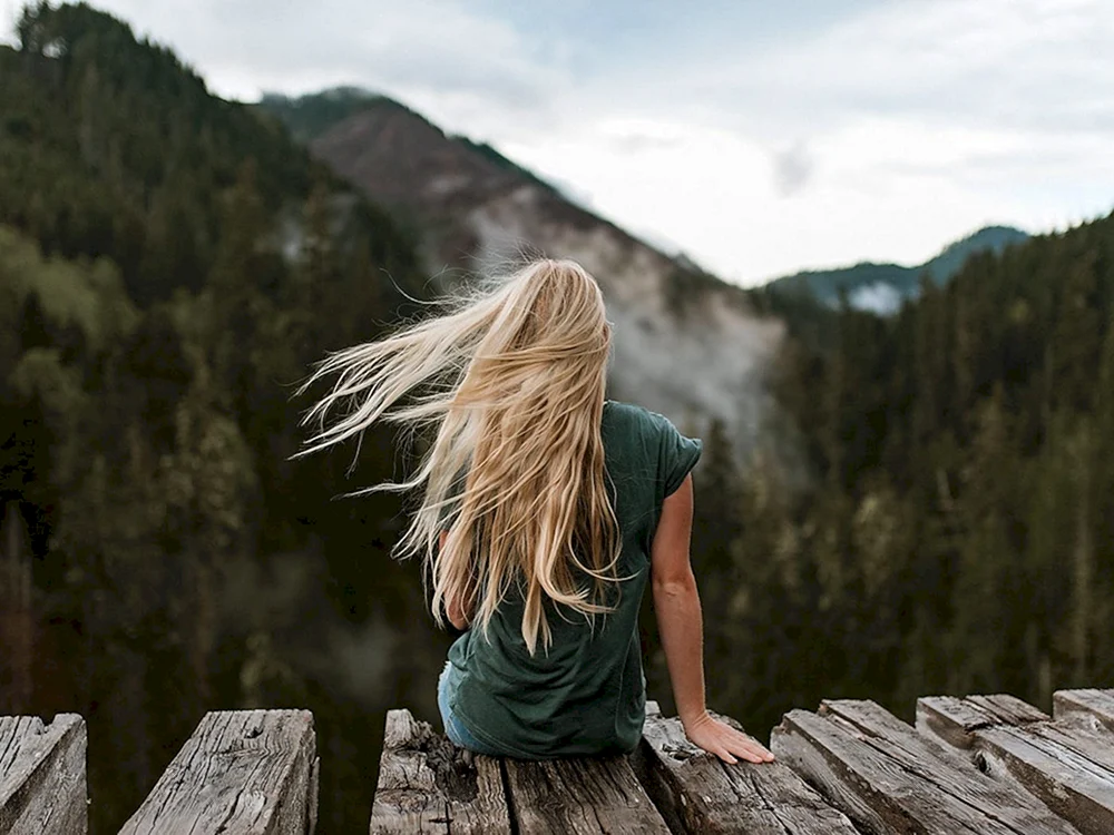 Blond von hinten