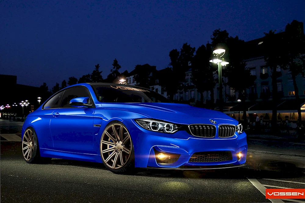 BMW m4 blau