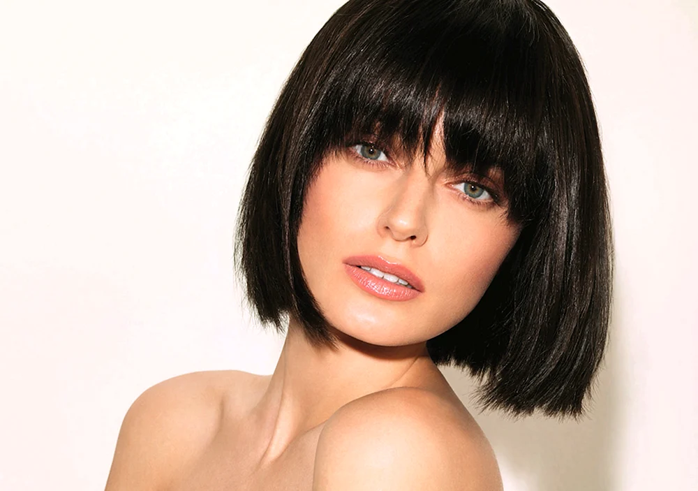 Brunette mit kare