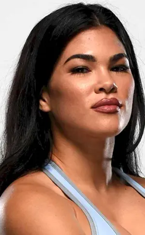 MMA-Kämpferin Rachel Ostovich