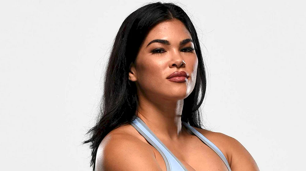 MMA-Kämpferin Rachel Ostovich
