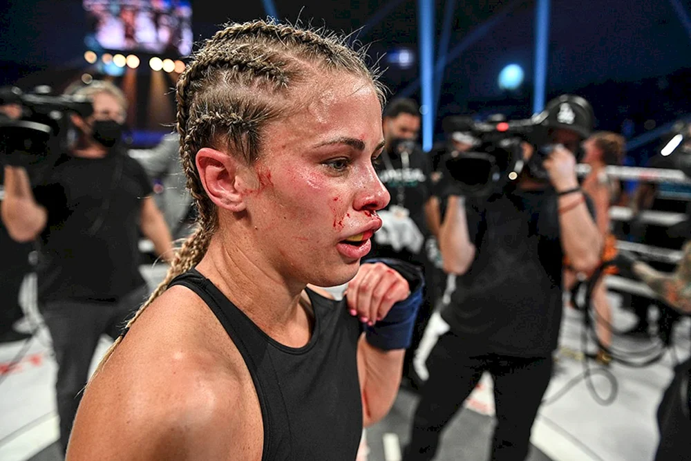 UFC Kämpferin Paige VanZant. VanZANT