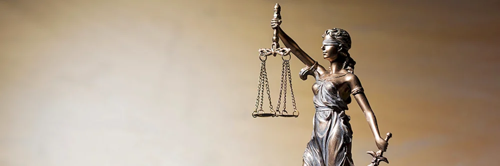 Justiz Themis Statue
