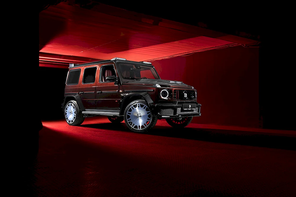 Lila Brabus