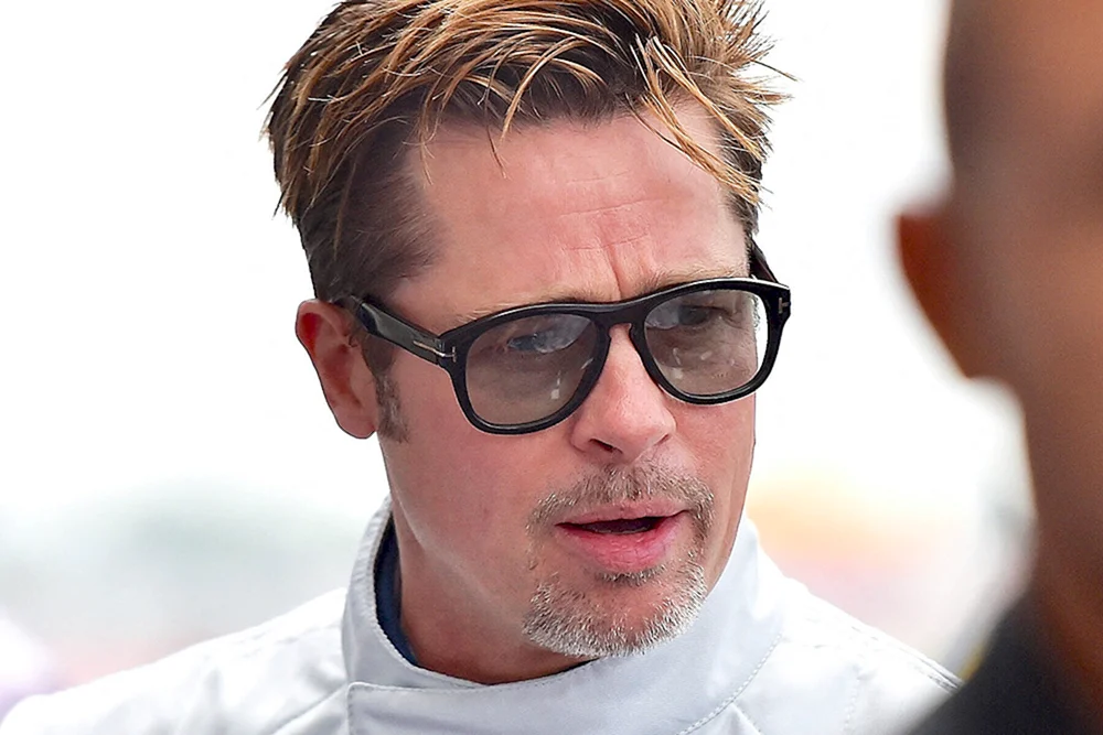 Brad Pitt mit Kurzhaarschnitt