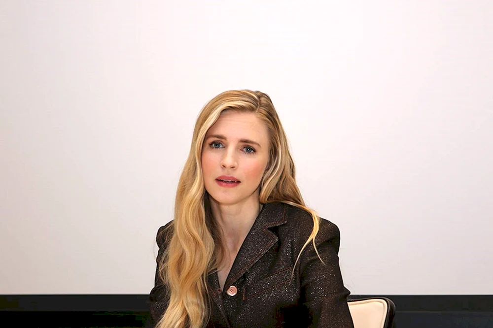 Nina Azarova OA