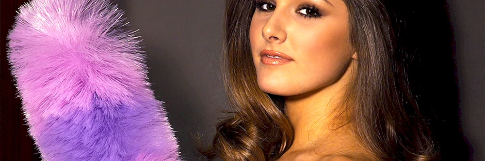 Lucy Pinder Büste